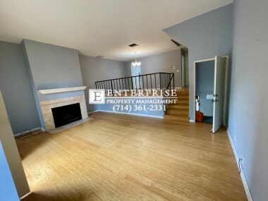 Foto del edificio - Bright, Bold, and Beautiful: A Townhome St...