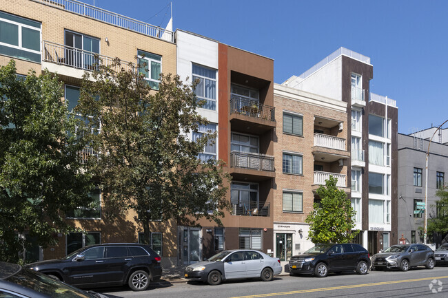 Building Photo - 121 Kingsland Ave