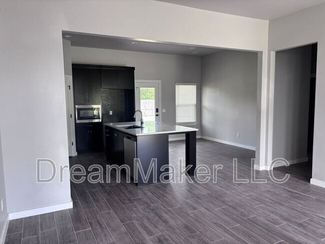 Foto del edificio - 993 Flowers Dr