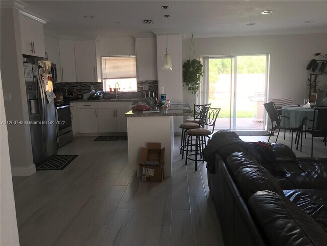 Foto del edificio - 15563 SW 107th Pl