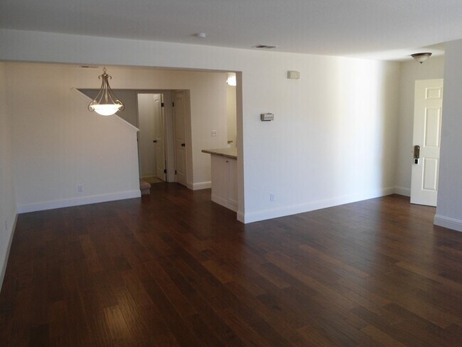 Building Photo - 5055 Valley Crest Dr