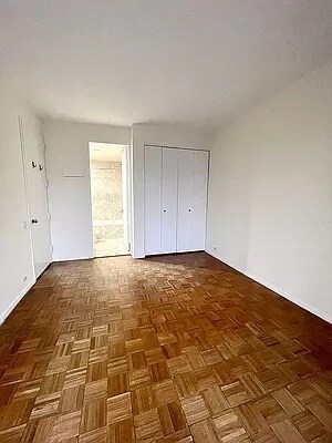 Foto del edificio - 100 United Nations Plaza