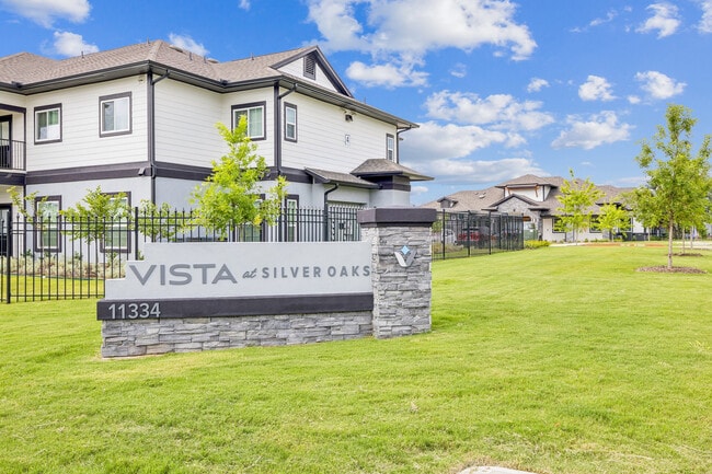 Building Photo - Vista at Silver Oaks