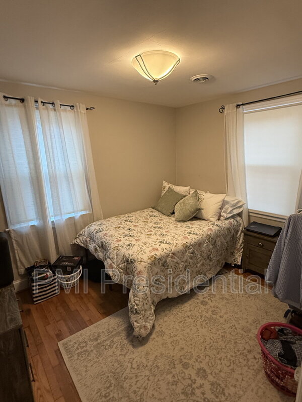 Foto del edificio - 7346 Edgeworth Rd