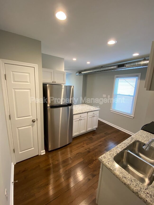 Building Photo - 604 N 32nd St
