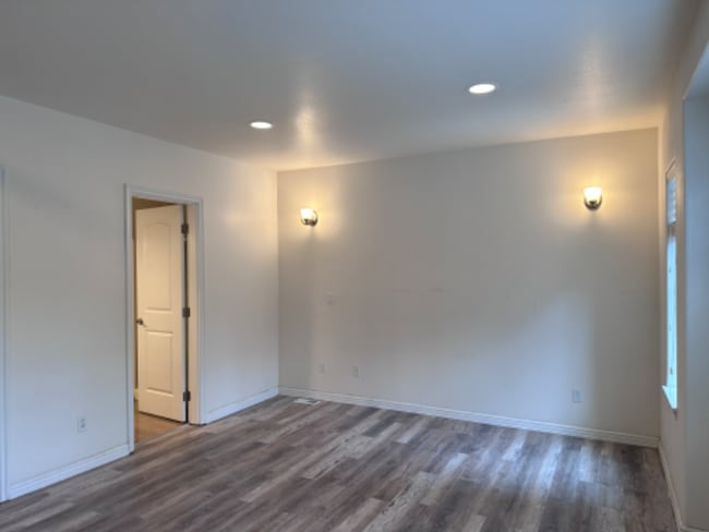 Foto del edificio - 6368 23rd Ave SW