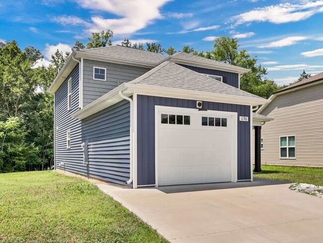 Building Photo - 1196 Cottonwood Dr