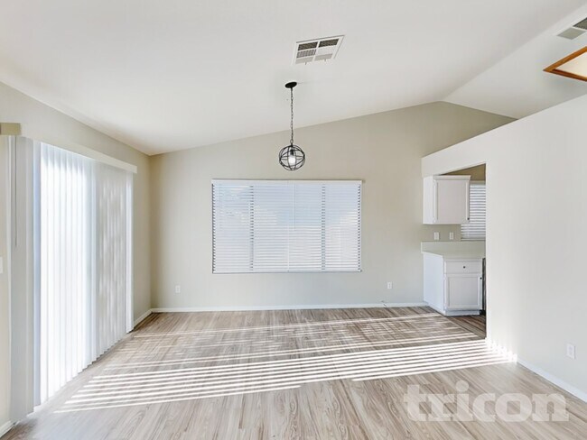 Foto del edificio - 5044 N Vista Del Rancho Way