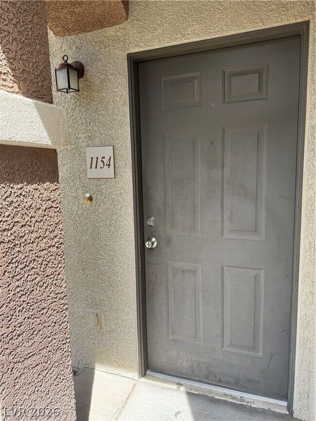 Foto del edificio - 9050 W Warm Springs Rd
