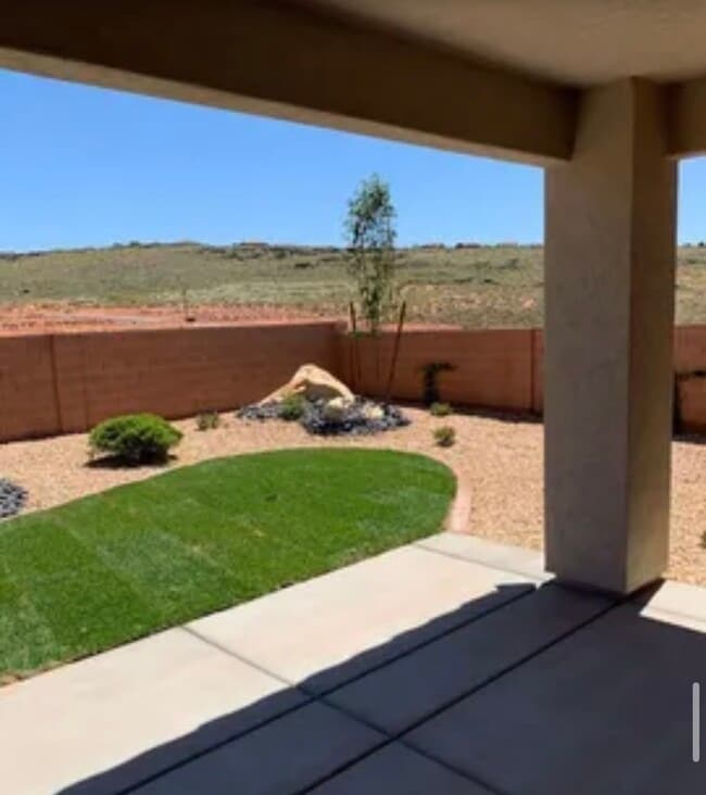 Building Photo - 938 N Sandy Talus Dr