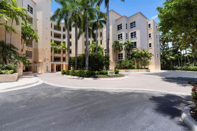 Foto del edificio - 703 Crandon Blvd