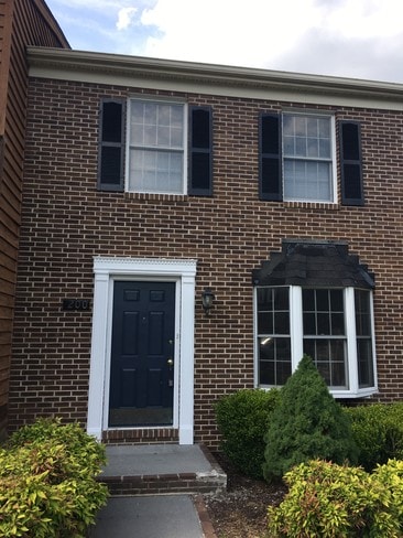 Building Photo - 200 Tudor Dr