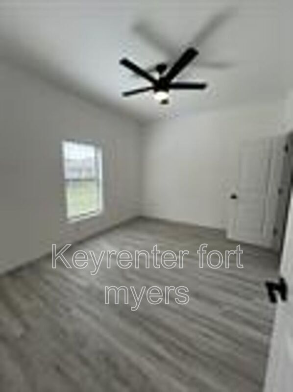Foto del edificio - 625 SE 13th Pl