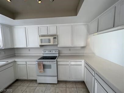 Building Photo - 3452 Pino Cir