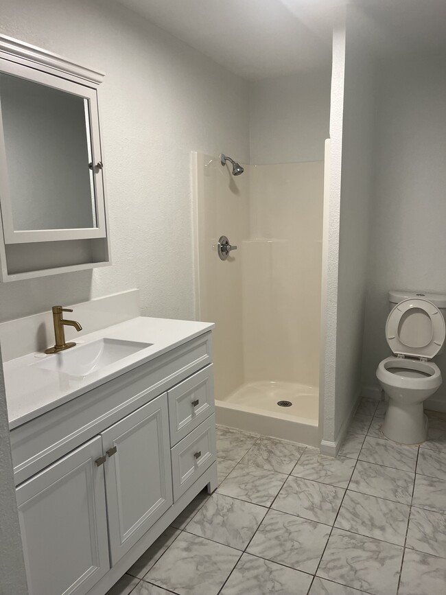 Building Photo - 5120 W Lamona Ave