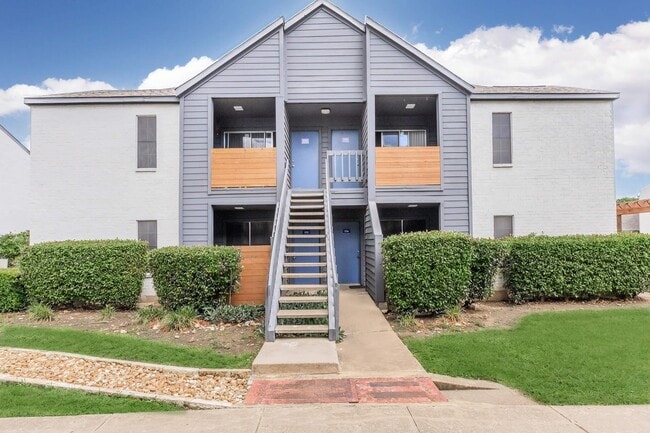 Building Photo - 1735 Rutland Dr