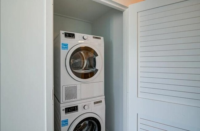 Building Photo - 1 bedroom in New York NY 10001