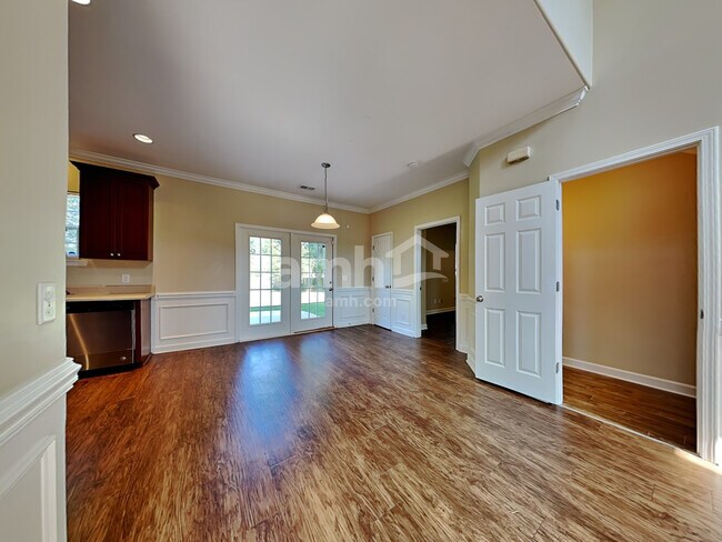 Building Photo - 35 Wesleyan Dr