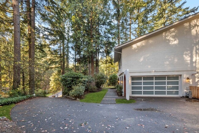 Building Photo - Stunning AIR CONDITIONED Dream Home in Cov...
