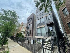 Building Photo - 2848 N Damen Ave