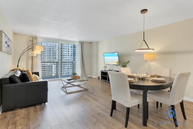 Building Photo - 1200 Brickell Bay Dr