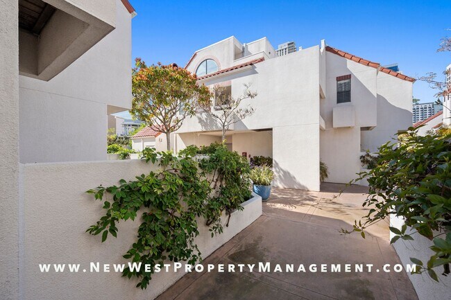 Building Photo - Lovely Marina District 2-bedroom at Park R...