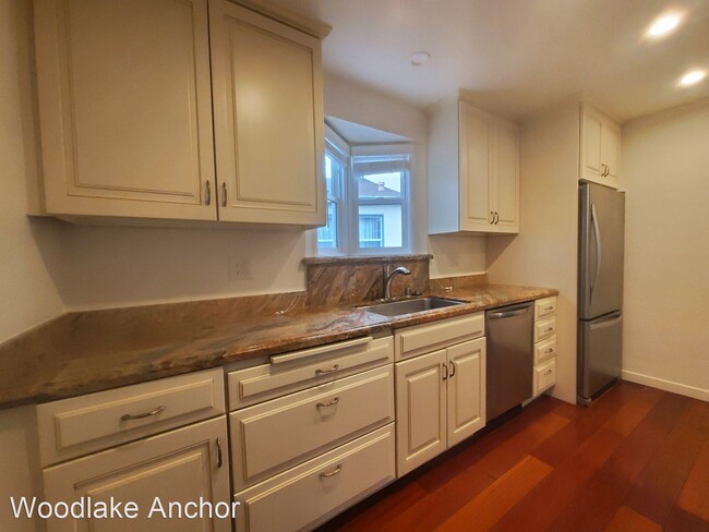 Building Photo - 3 br, 2.5 bath House - 2117 Stratford Way