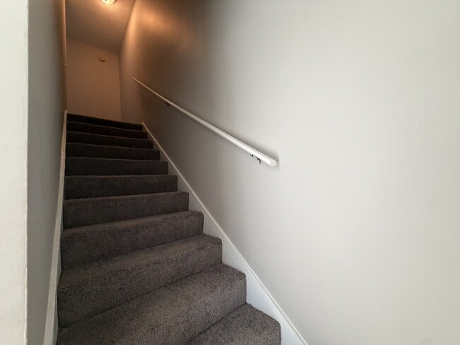 Building Photo - Apartment for Rent