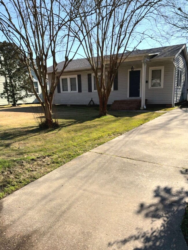 Building Photo - 418 Delgado Dr