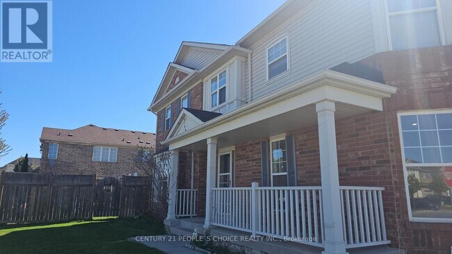 Photo du bâtiment - 918 McNair Cir