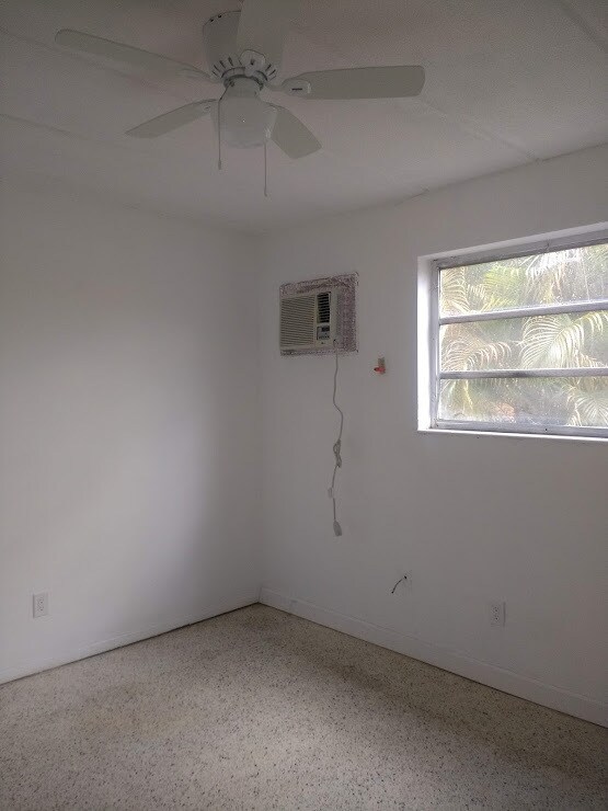 Foto del edificio - 1235 W 66th St