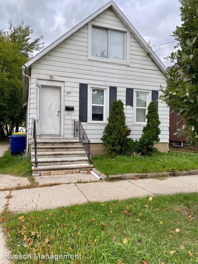 4 br, 1 bath House 1009 Harvey St House for Rent in Green Bay, WI