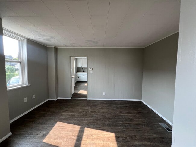 Dinning Room - 25 Girard Ave
