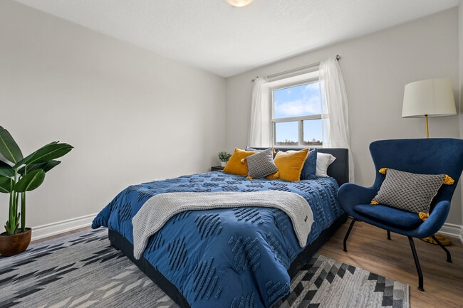 Photo du bâtiment - 1570 Lawrence Ave West