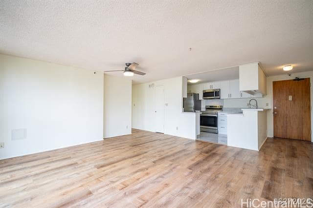 Building Photo - 2724 Kahoaloha Ln