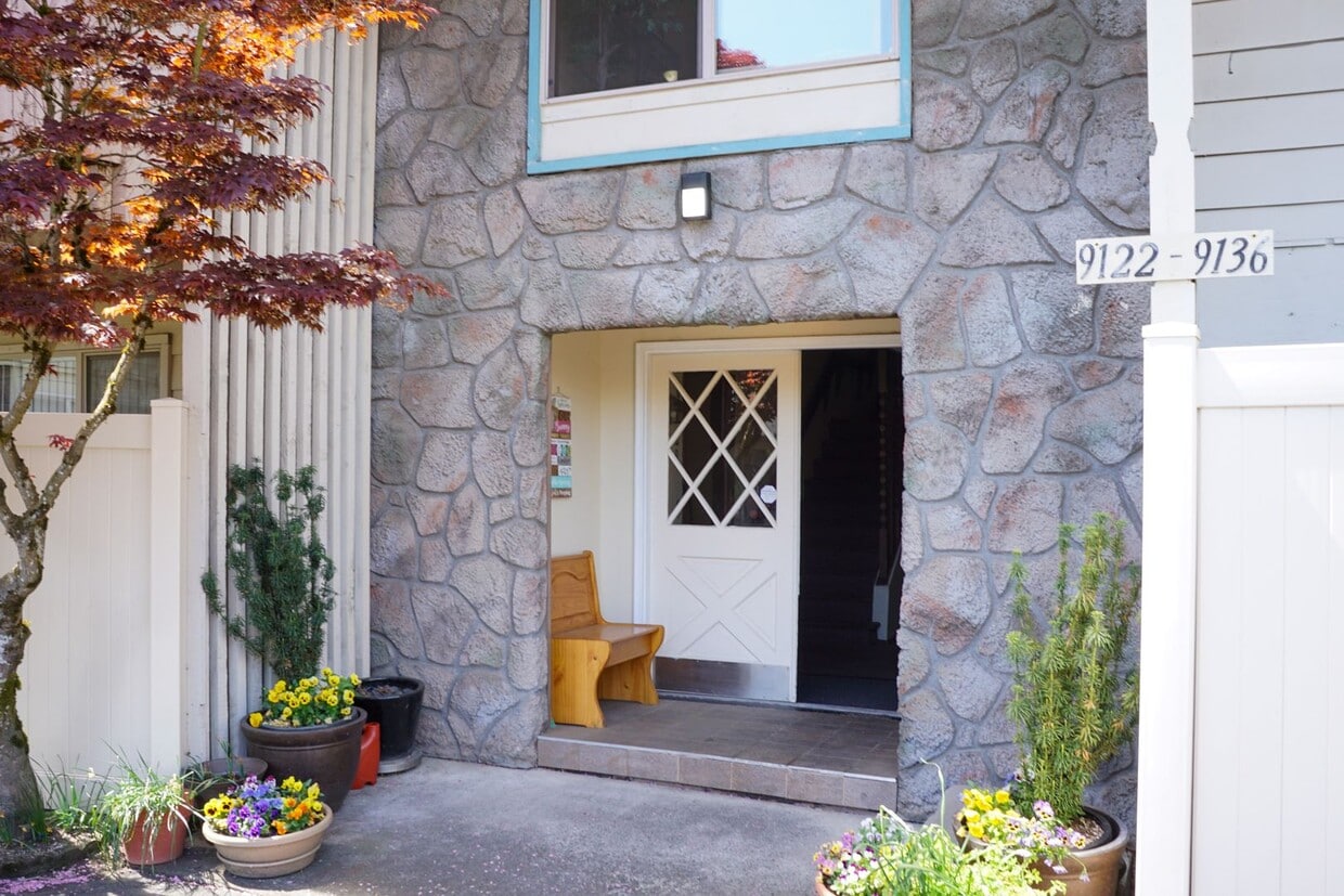 Foto principal - Garden-Level 2 Bed 2 Bath with Large Patio...