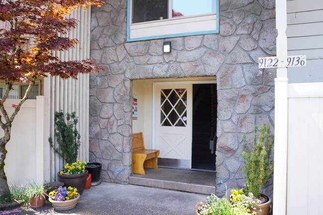 Garden-Level 2 Bed 2 Bath with Large Patio... - Garden-Level 2 Bed 2 Bath with Large Patio... Apartment