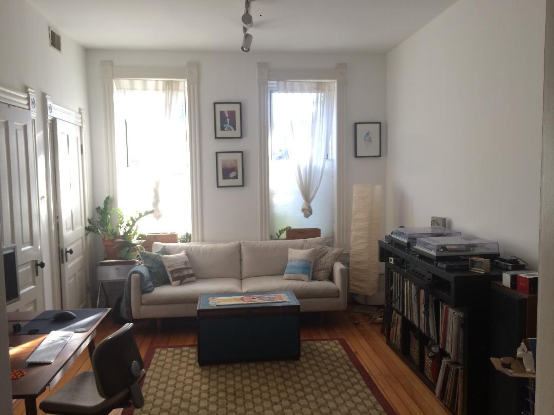 Primary Photo - 1050 N Honore St