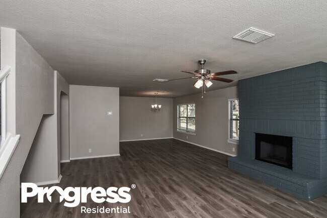 Foto del edificio - 7511 Rainlilly Cove