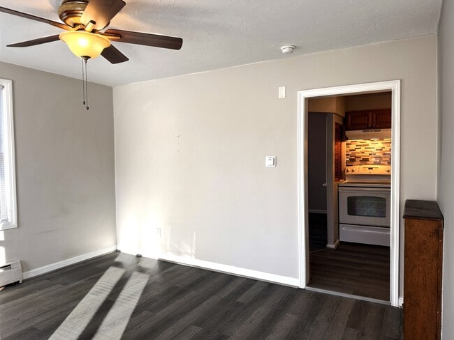 Foto del edificio - 74 Hamlet Ave