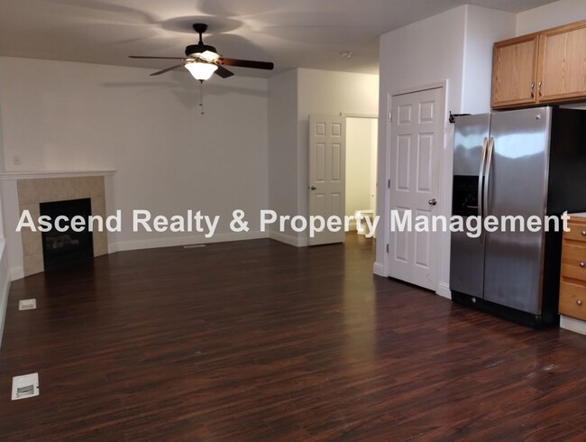 Building Photo - Excellent Hillsboro Location by Multiple I...