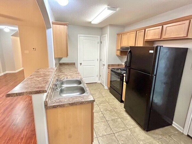 Foto del edificio - Affordable renovated 4BR home near Hacks Cross & 385