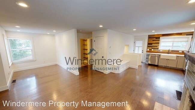 Building Photo - 3 br, 2 bath House - 1346 Bonsella St