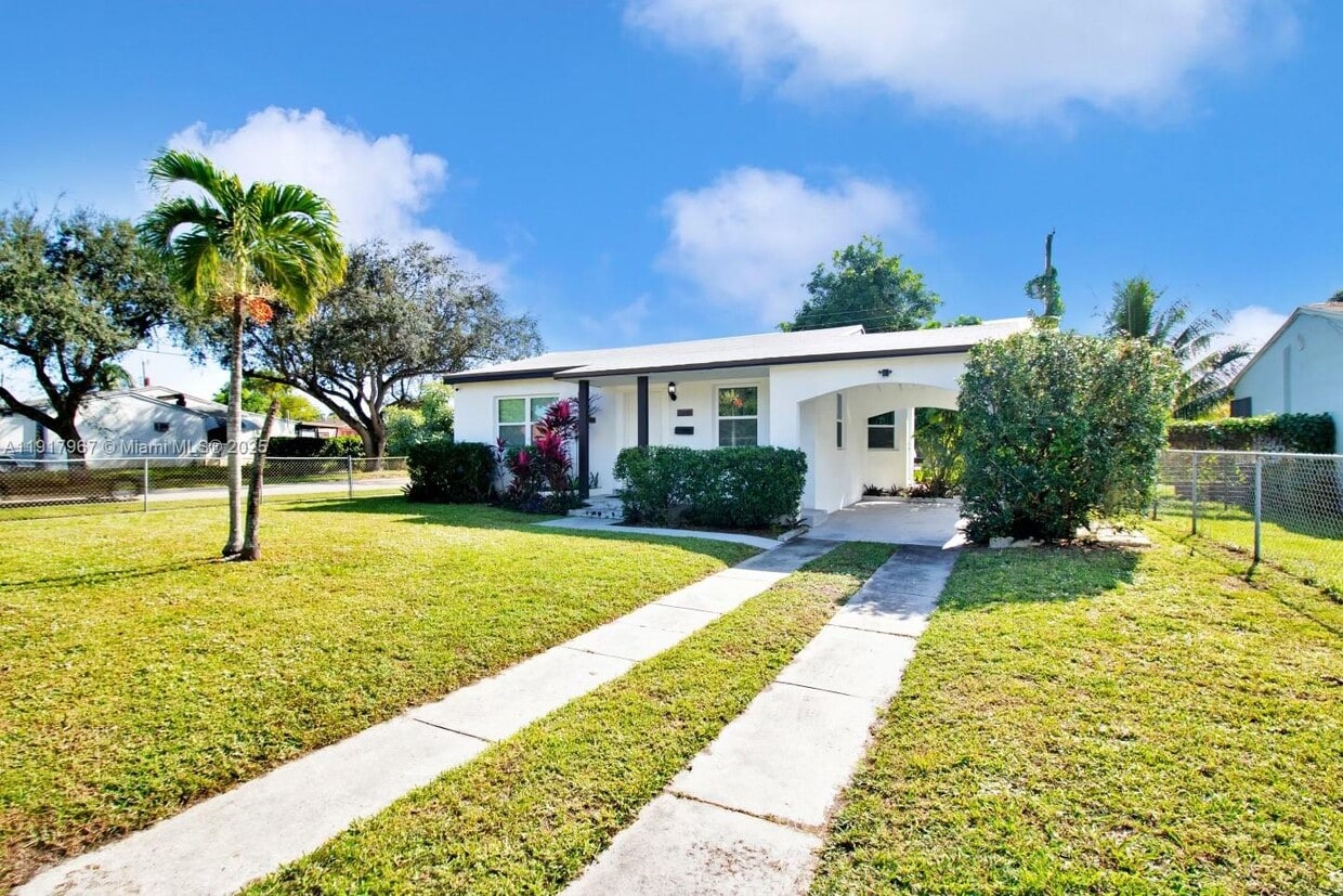 Primary Photo - 2604 Fletcher Ct