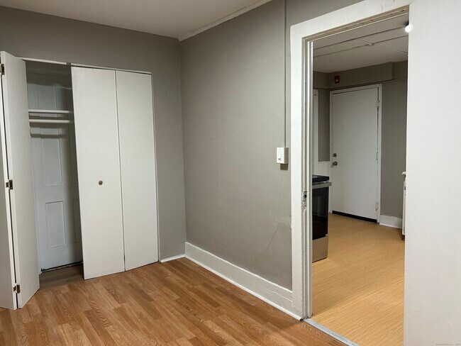 Foto del edificio - 92-98 Boswell Ave