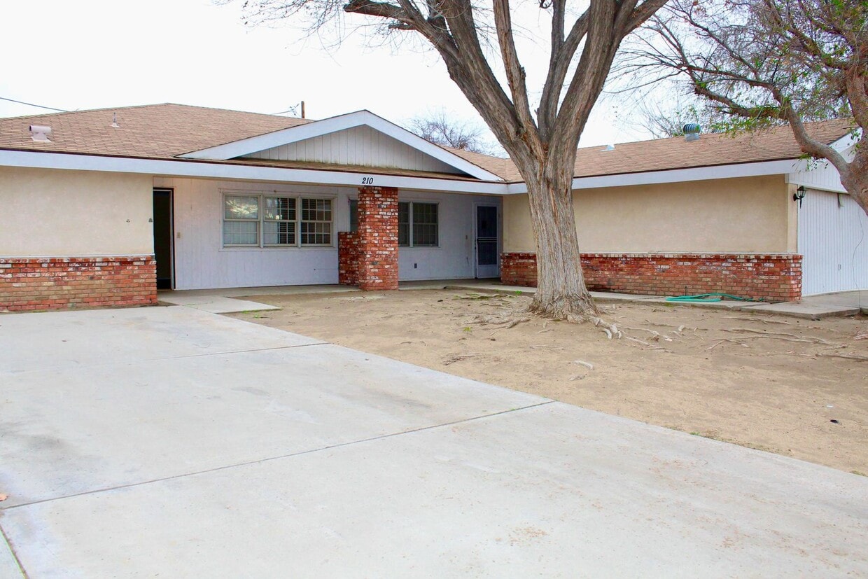 Foto principal - 210 Douglas St