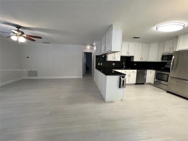Foto del edificio - 7277 SW 166th St