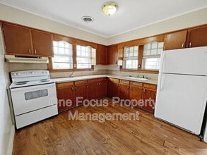 Building Photo - 209 Peach St