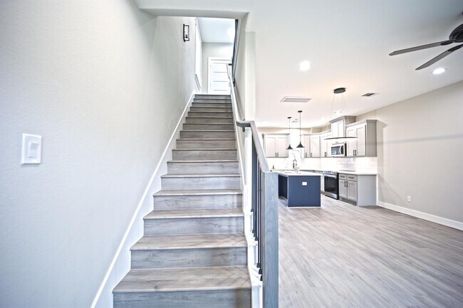 Foto del edificio - 2413 Glen Ln