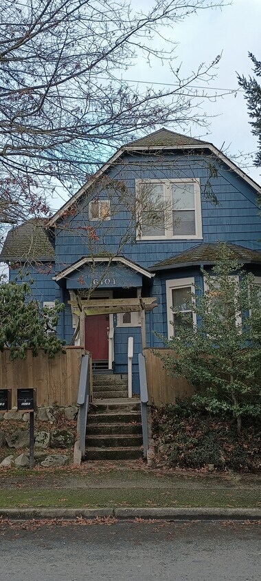 Primary Photo - 6401 S Park Ave